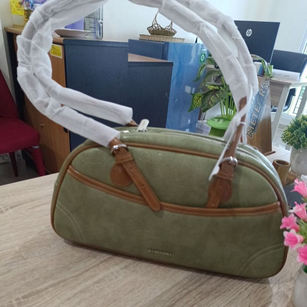 tas bahu hijau alpukat