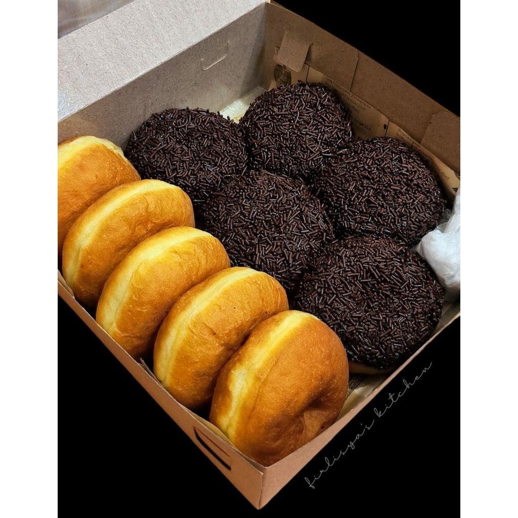 

Donat kentang mix gula halus, coklat