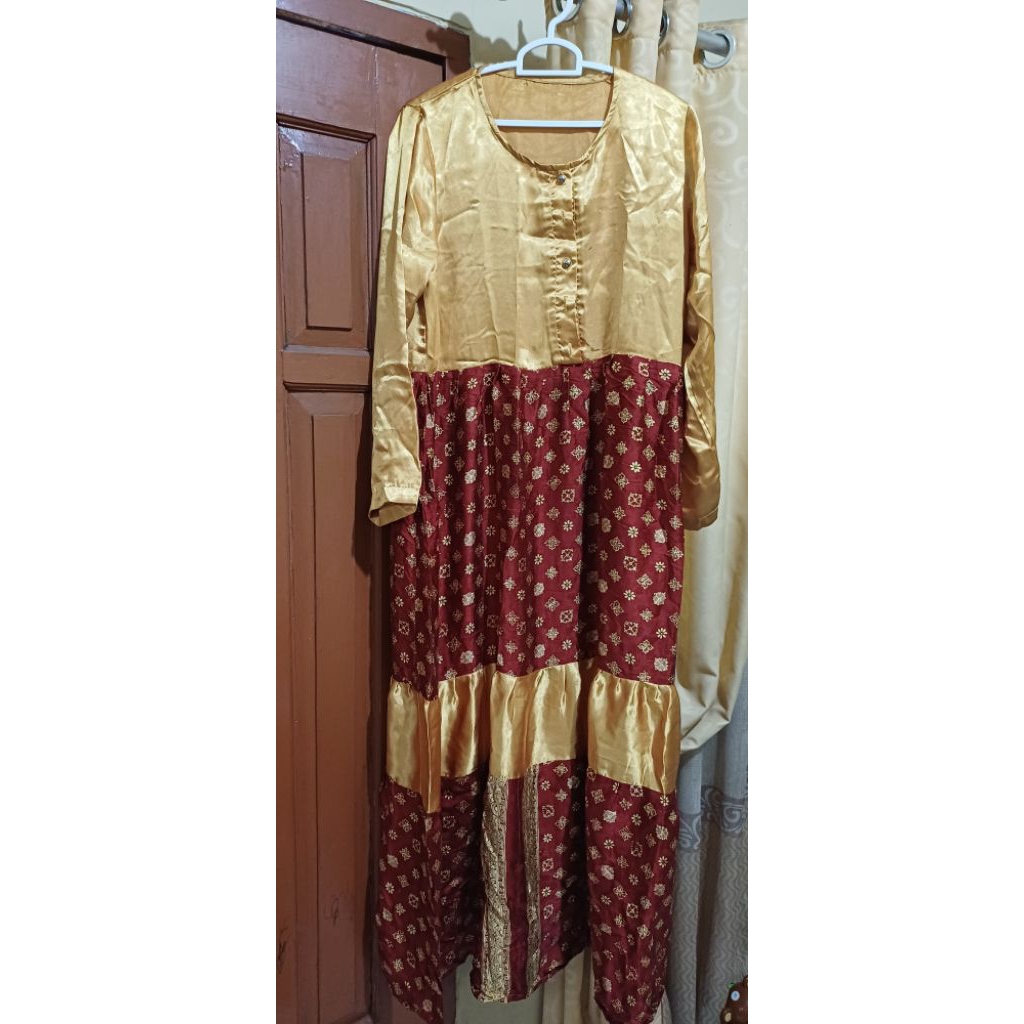 gamis gold maroon
