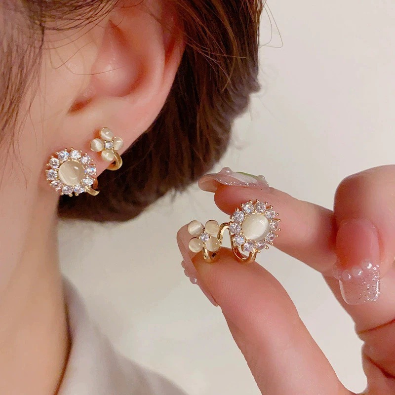 WSW - Anting Wanita Perhiasan Cantik Import Bunga Ulir Gold Mewah Simple