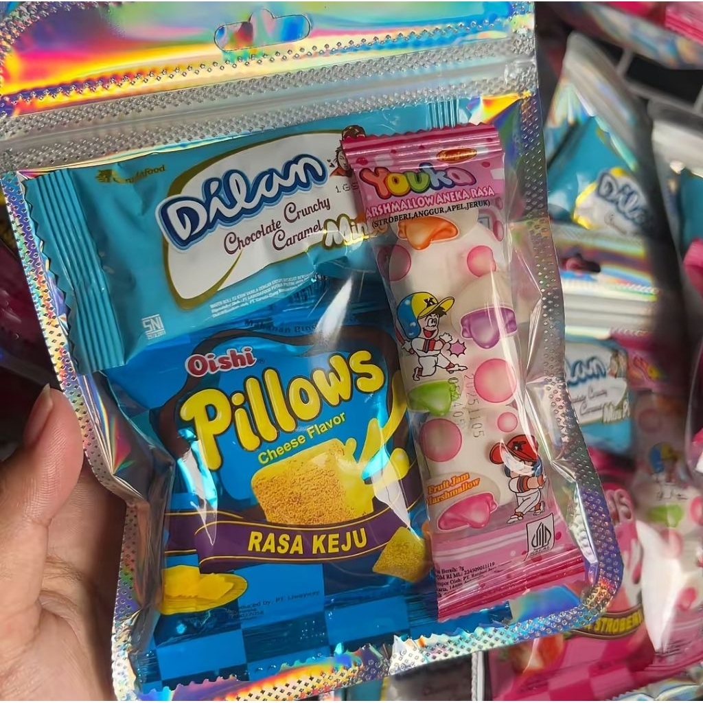 

MINI GIFT HOLOGRAM CEMILAN /BINGKISAN NATAL/HAMPERS SNACK ULTAH ANAK/HAMPERS LEBARAN MAKASSAR / THR BOCIL/BINGKISAN JAJANAN.Beli 10 Gratis 1