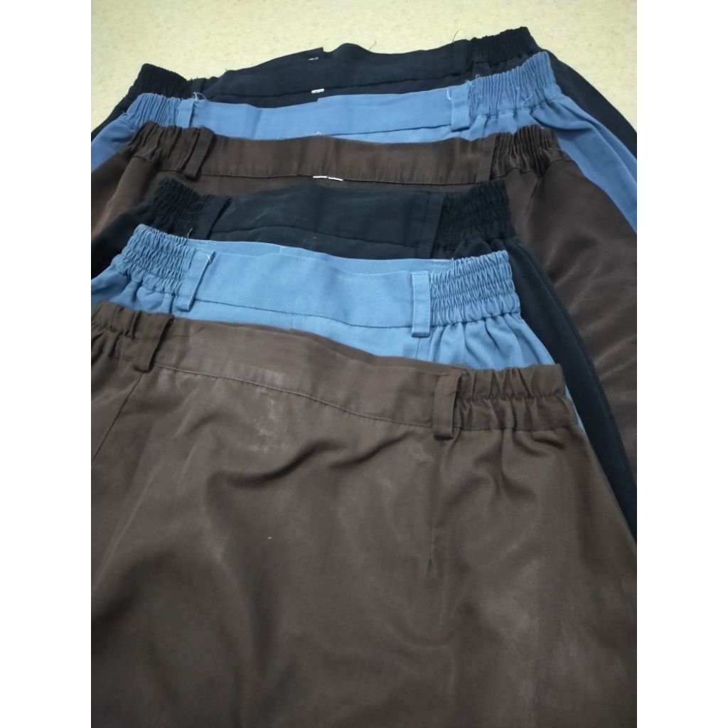 

PRELOVED Seragam Sekolah SMA & SMP, OBRAL MURAH Putih Abu, Pramuka, Rok Span