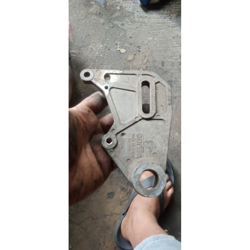 breket kaliper blkng Aprilia RS 125