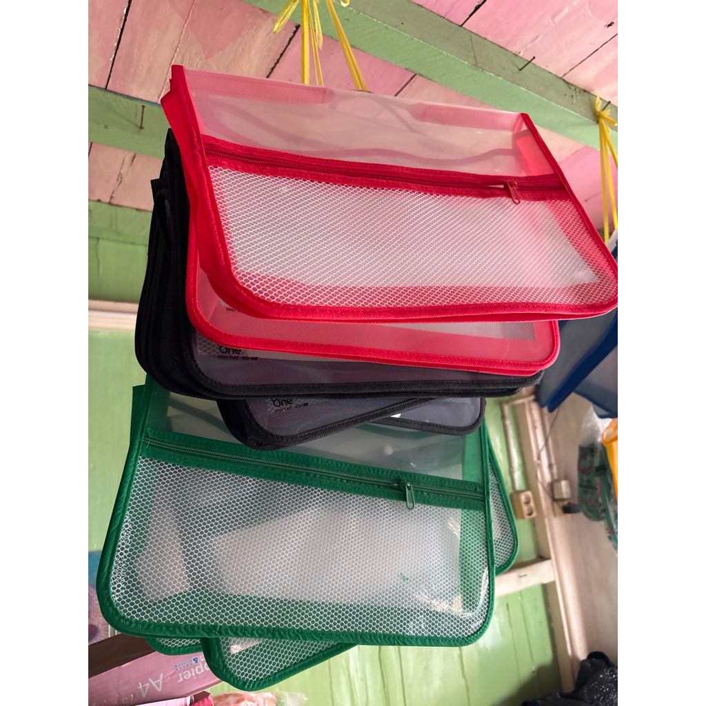

Map Tas Dokumen Warna – Tebal, Ada Retsleting, Kancing & Pegangan, Ukuran F4