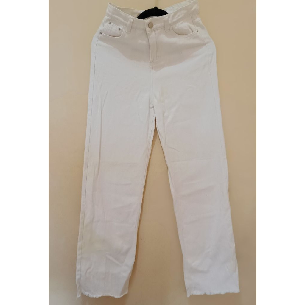 PRELOVED CELANA PANJANG WANITA PUTIH