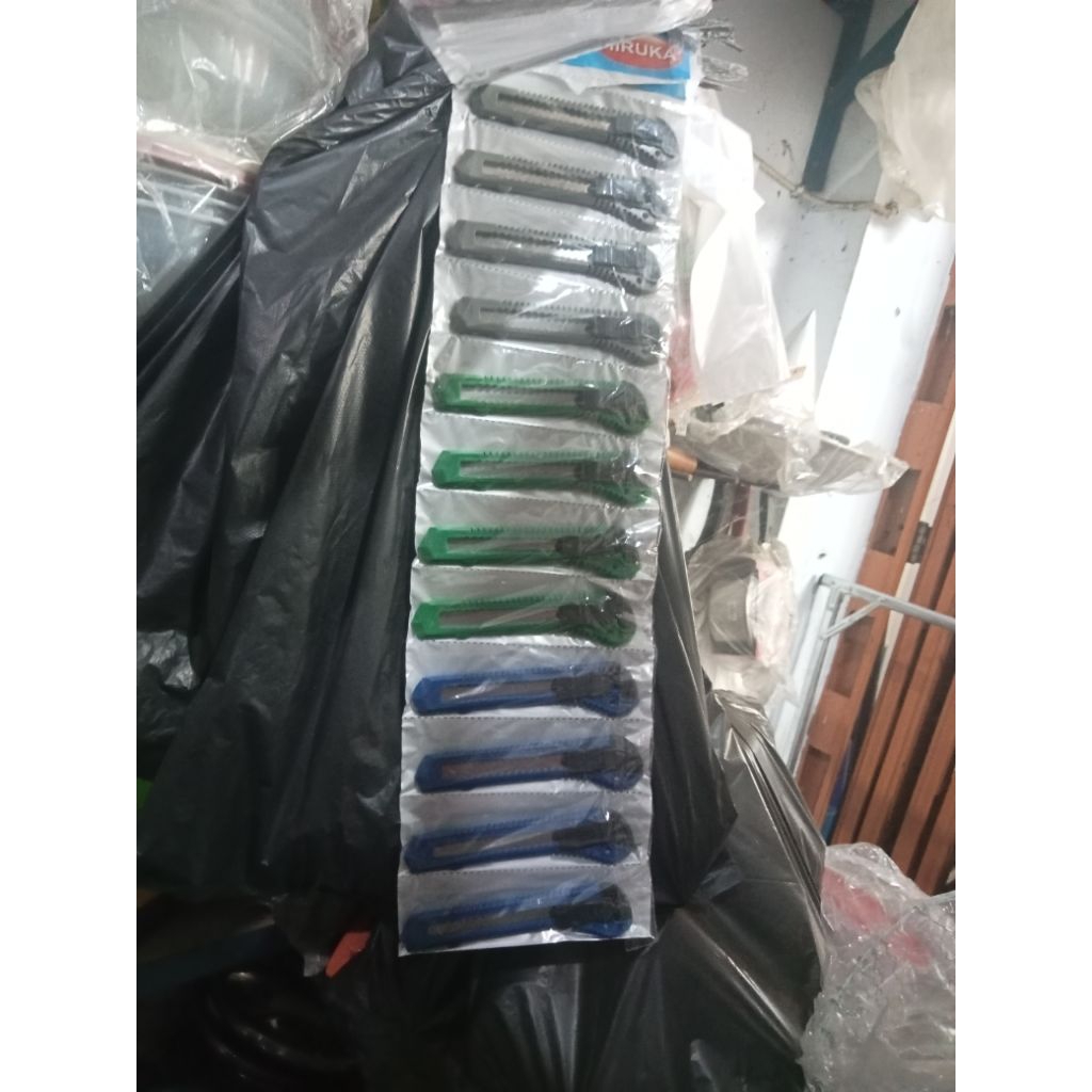

PISAU CUTTER BESAR 1 LUSIN(ISI 12PCS )
