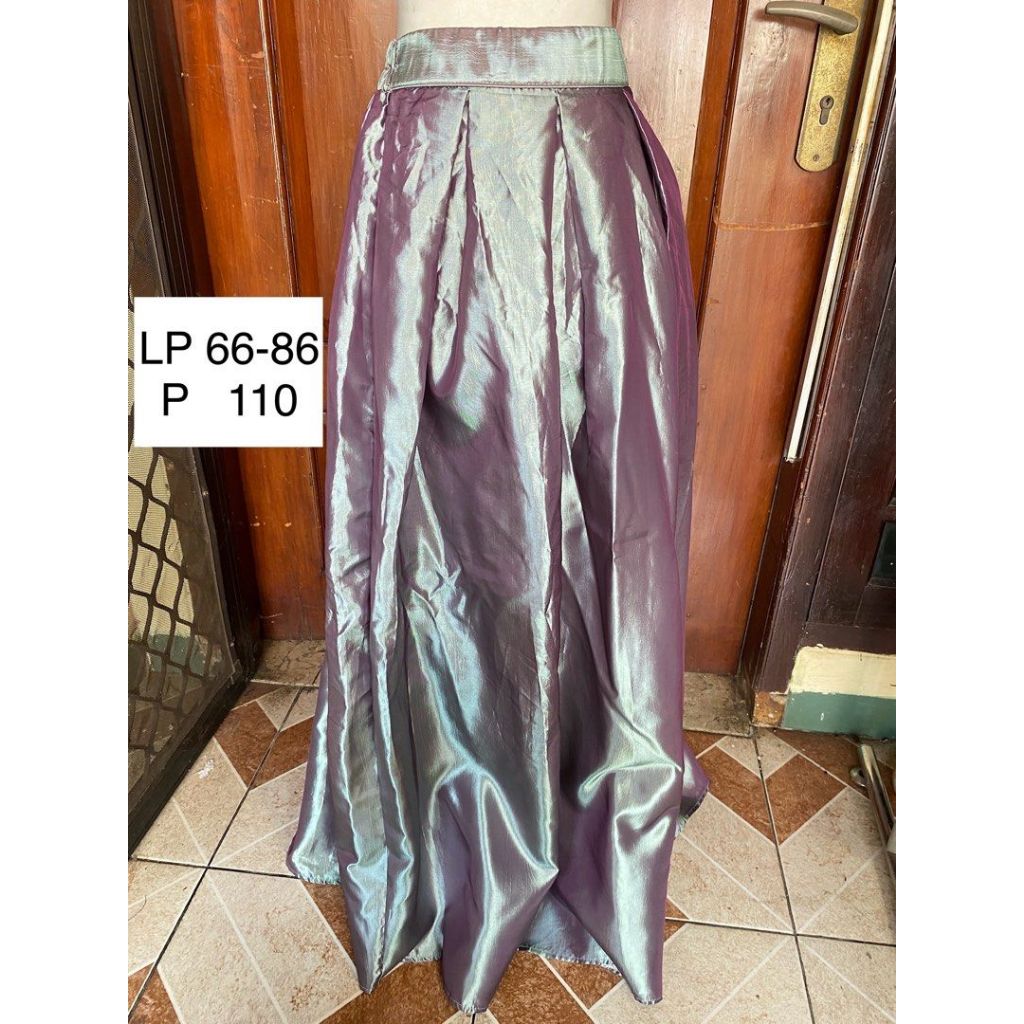Rok Panjang Wanita Long Maxi Skirt Bahan Licin Warna Bunglon Silver Pinggang Belakang Karet - prelov
