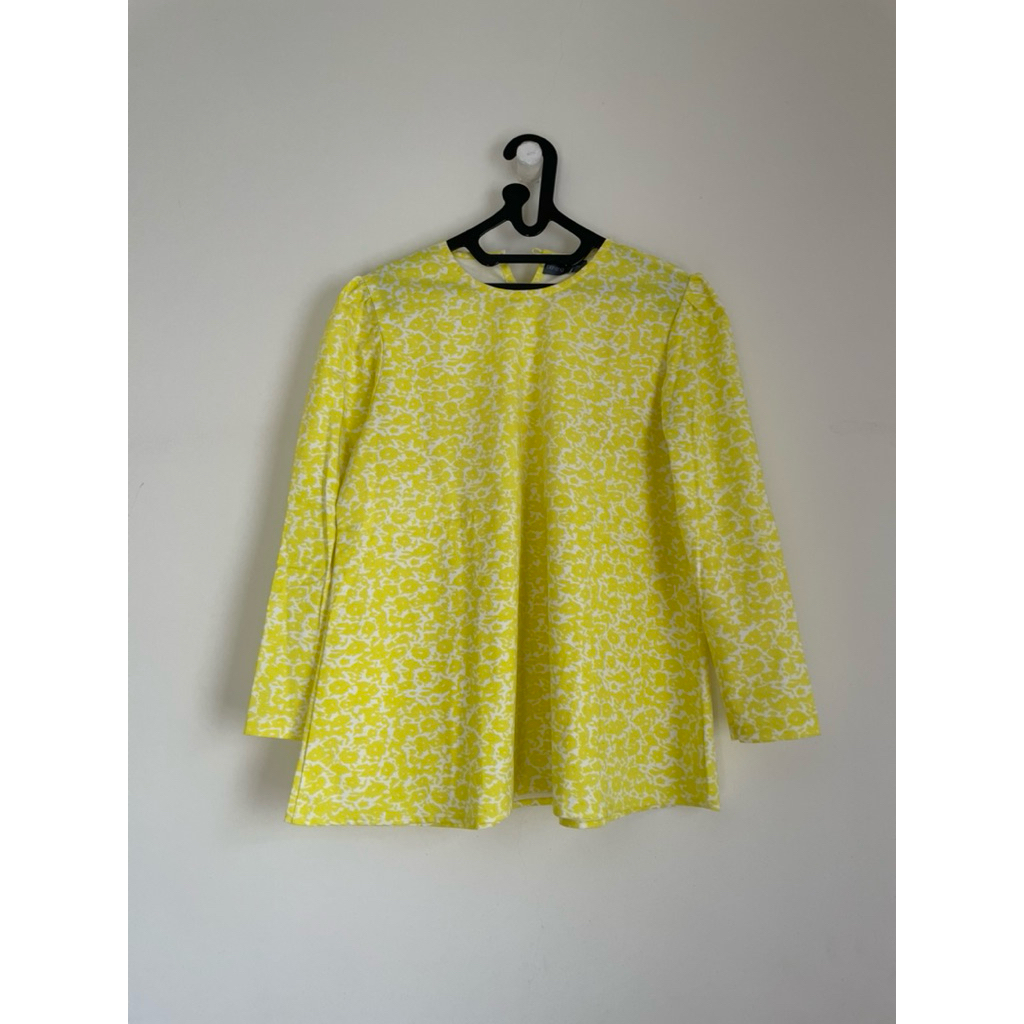 Dahlia blouse by benang jarum