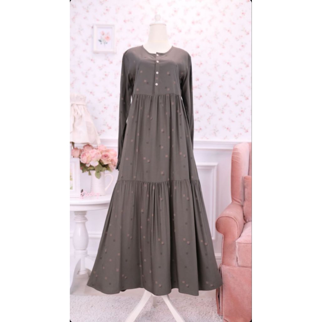 DITSY NIGHTGOWN  SIZE  M