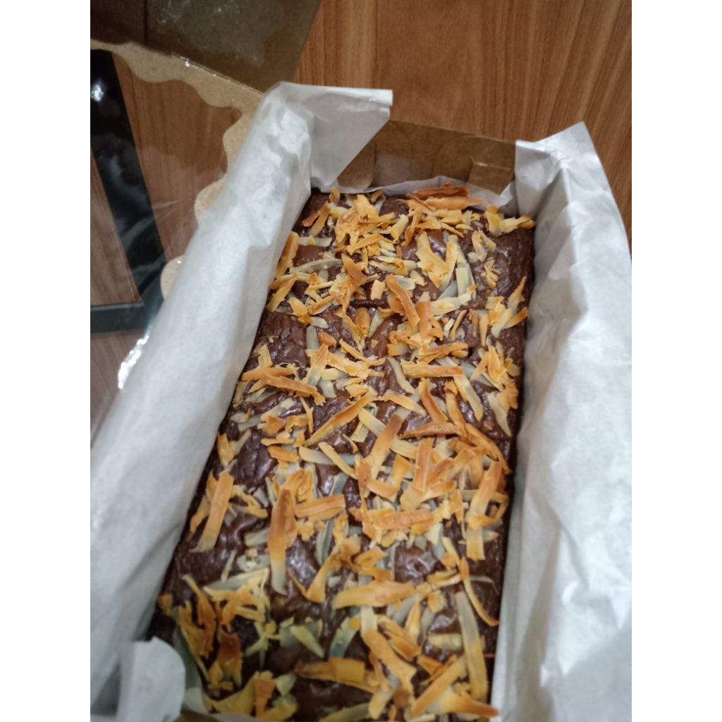 

BROWNIES FUDGY KEJU TULIP VAN HOUTEN