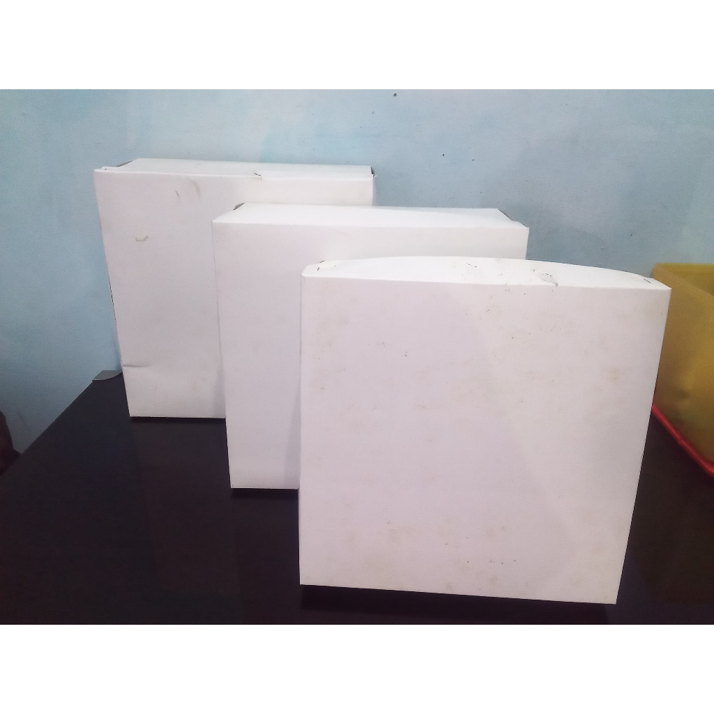 Kardus Ciffon/ Kue Ulang Tahun/ Hantaran Besar Putih Polos