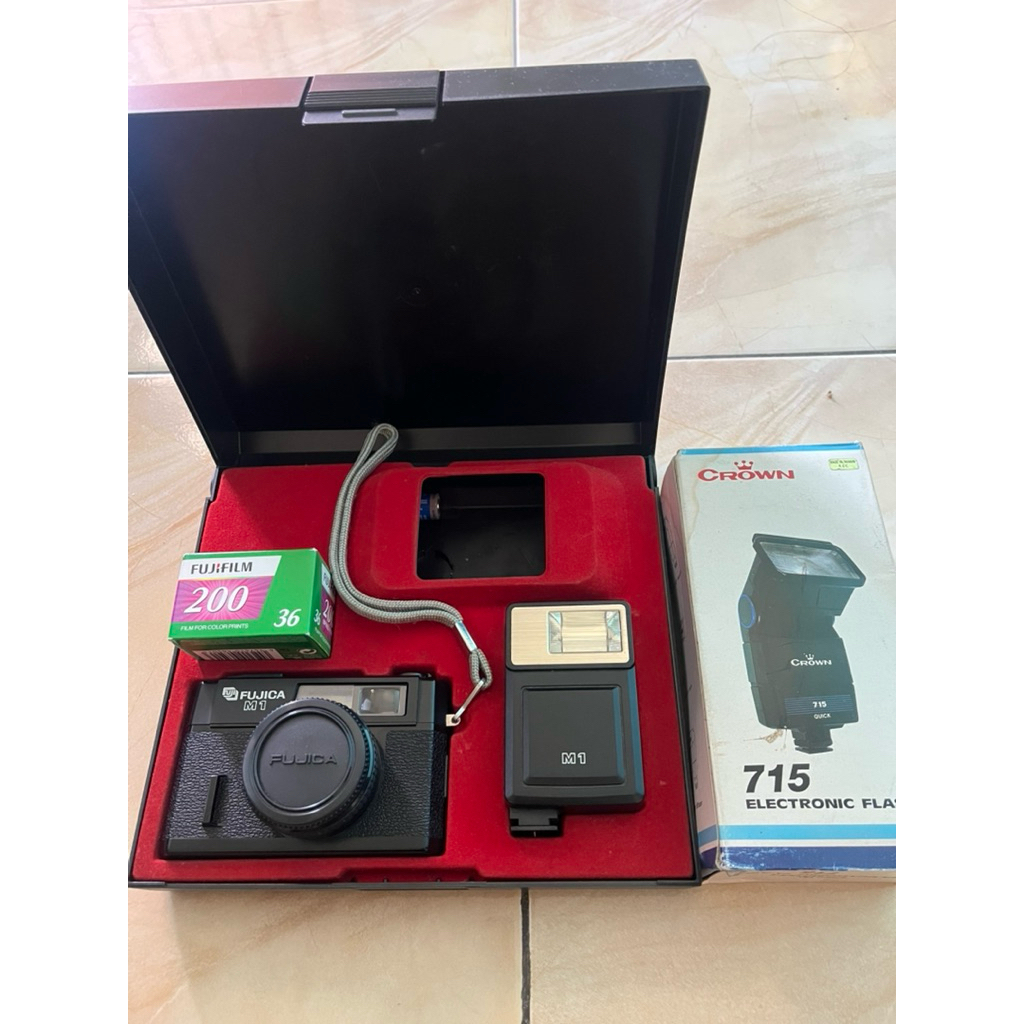 Kamera Analog Fujica M1