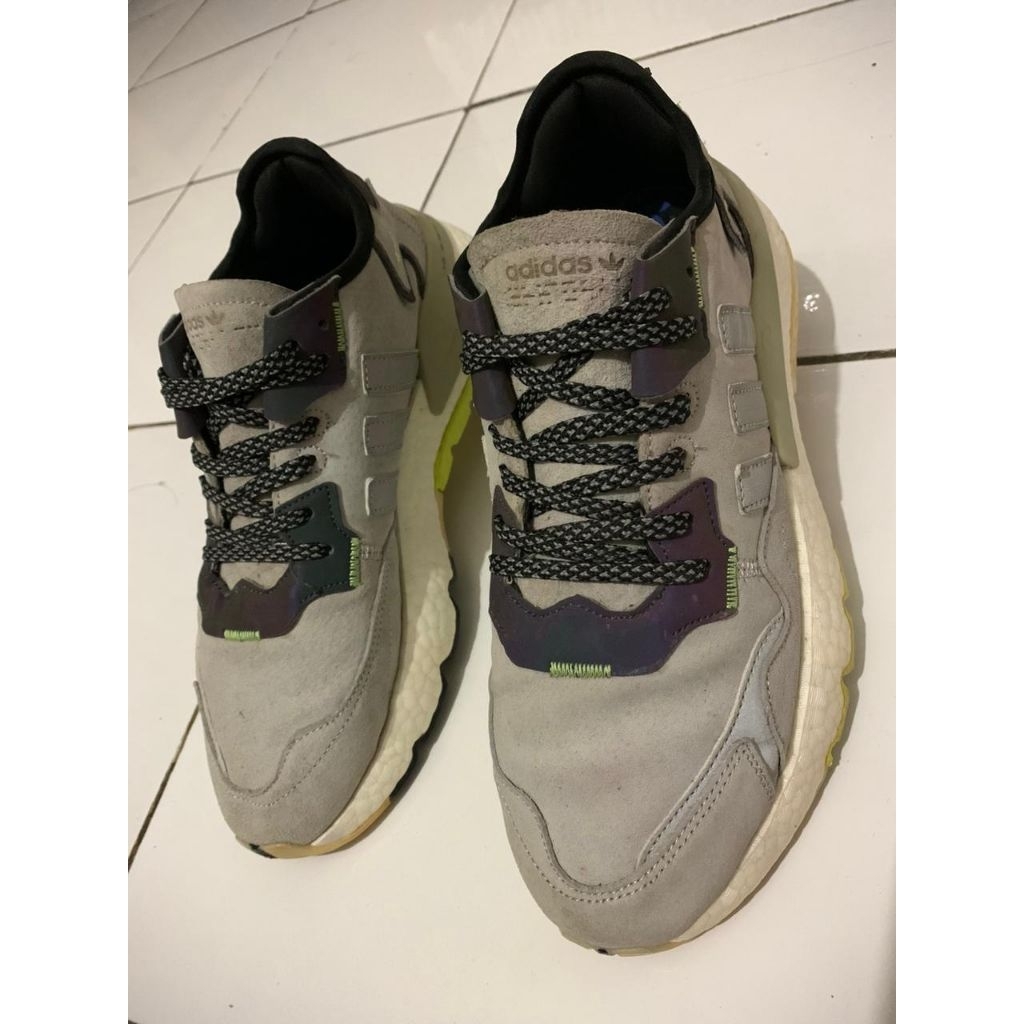 addas Nite Jogger WHITE GREY SAIZE 42 2/3 MEN'S