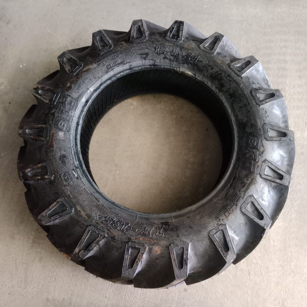 BAN LUAR BKT 12.4-24 BAN BELAKANG TRAKTOR RODA 4 ONDERDIL SPAREPART KOMPONEN MESIN TRAKTOR BAJAK, SU