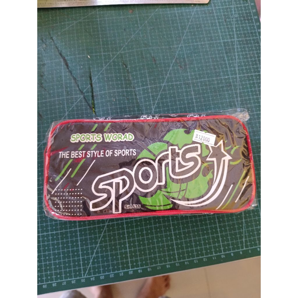 

Kotak pensil Sports