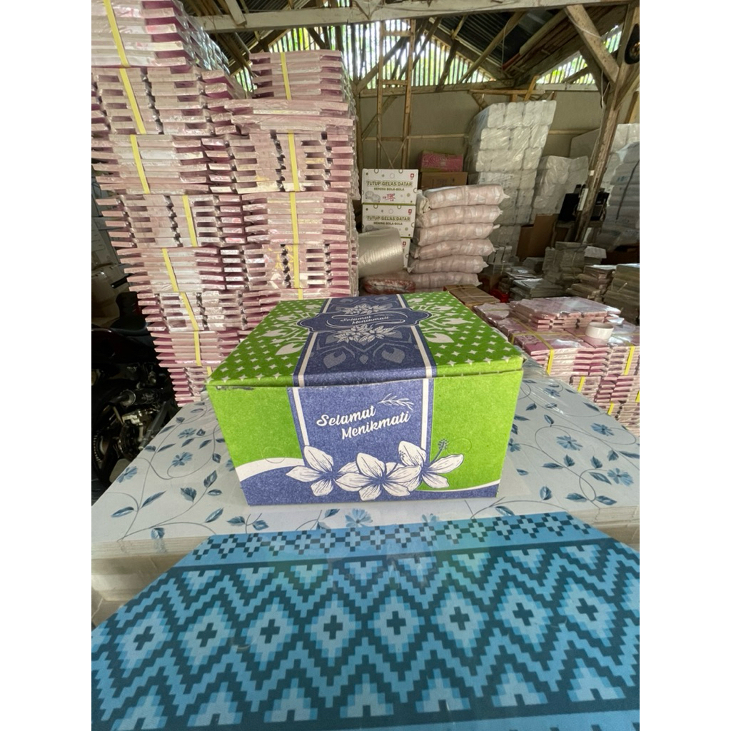 

Dus snack / dus kue / snack box isi 100 pcs motif bunga hijau termurah