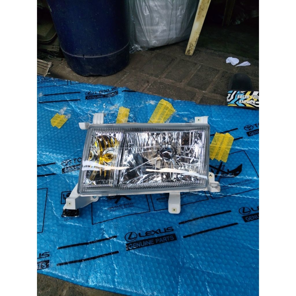 Headlamp kijang kapsul krista thn 1997, 1998, 1999.