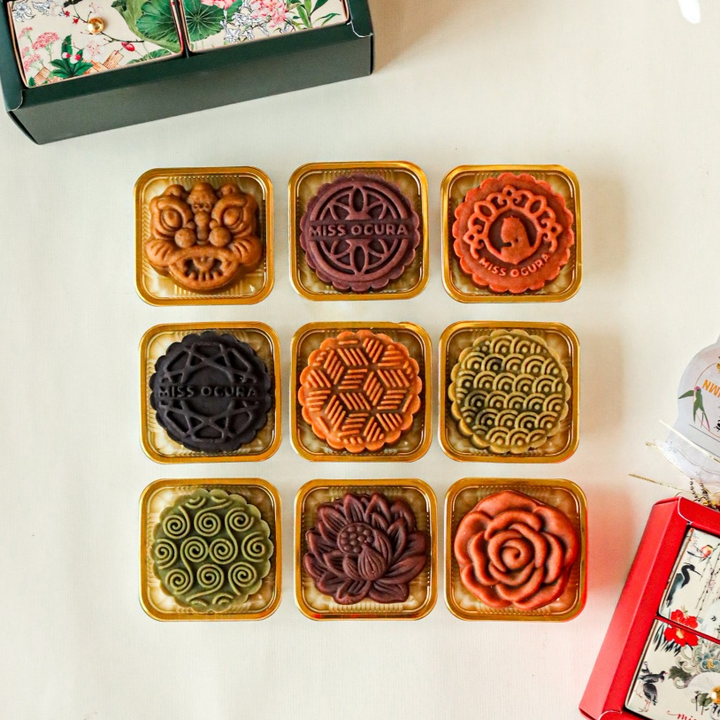 

Paket All Varian Mooncake Kue Bulan by Miss Ogura