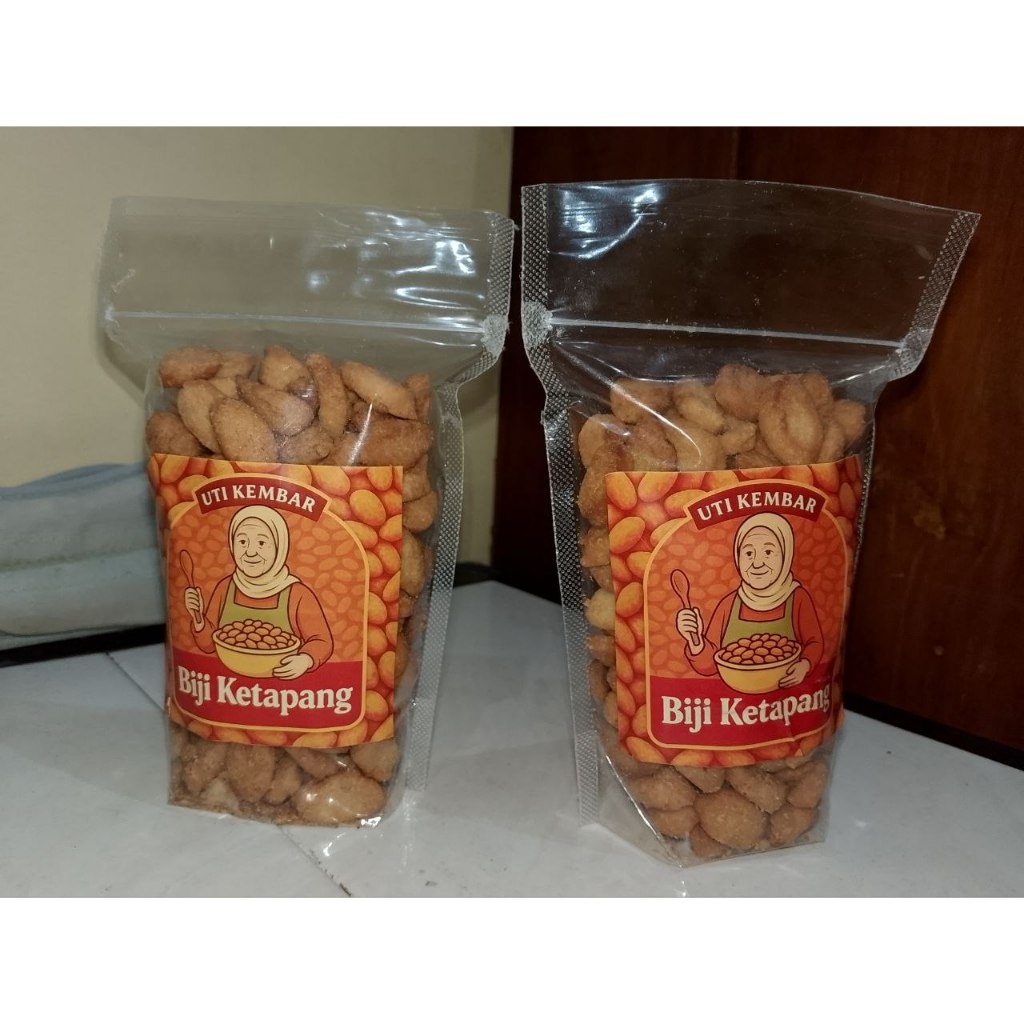 

Kue Biji Ketapang Gurih Renyah Manis Pouch 400 gram Cemilan Enak Uti Kembar