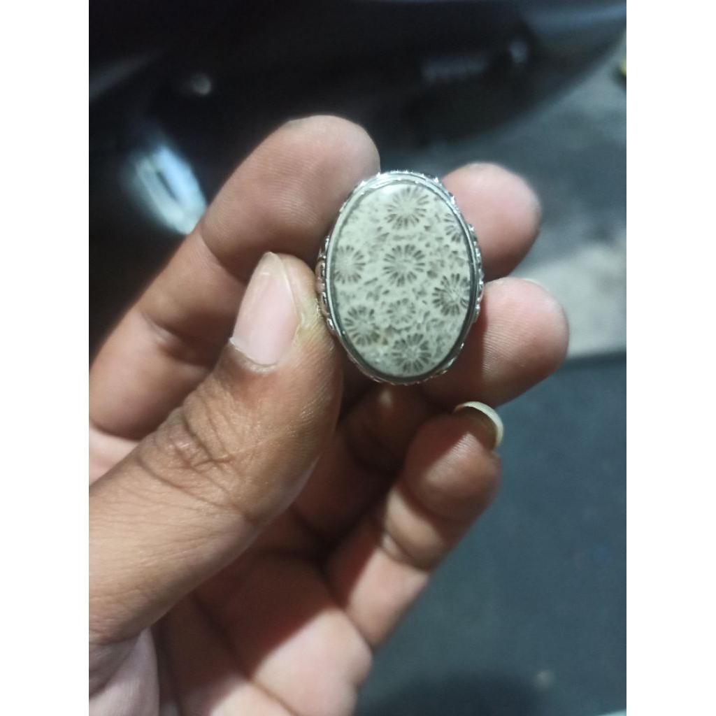 Cincin batu akik Teratai cream warna langka