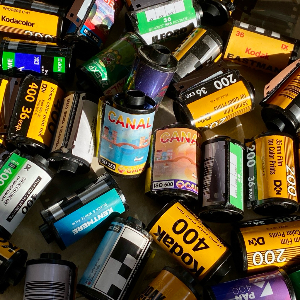 Canister Roll Film Bekas