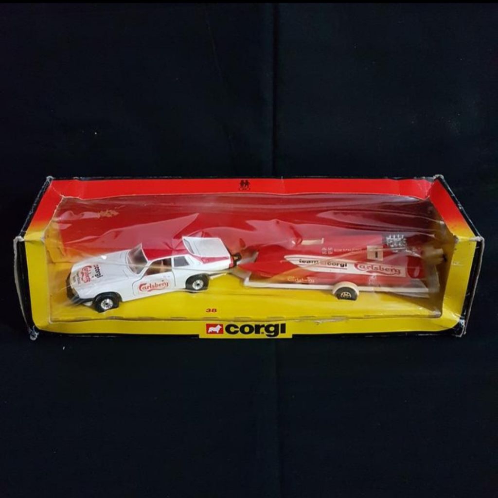 CORGI Vintage Diecast England 38 Jaguar N Corgi  Calrsberg Team Boat