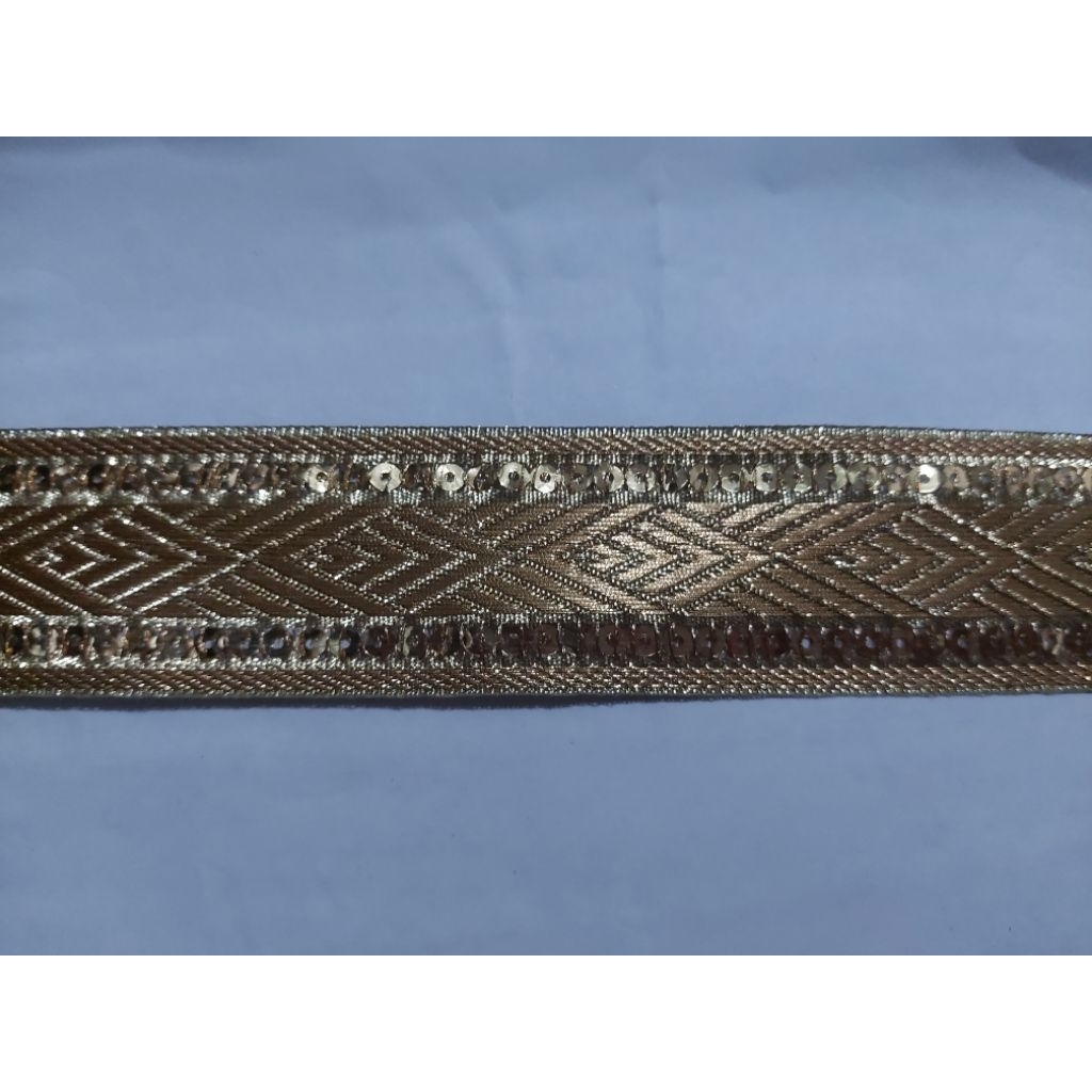 Renda kain india hias payet