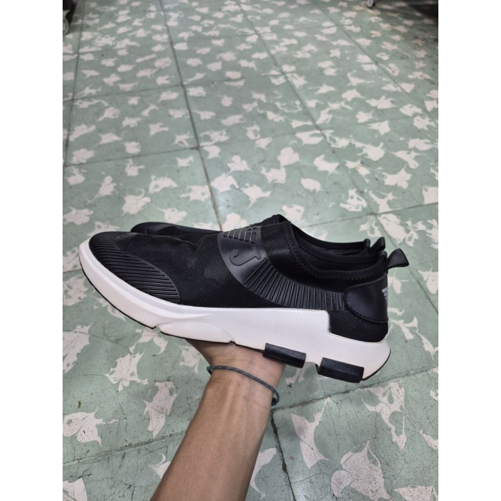 Sepatu Emporio Armani Pria Original(41-43)
