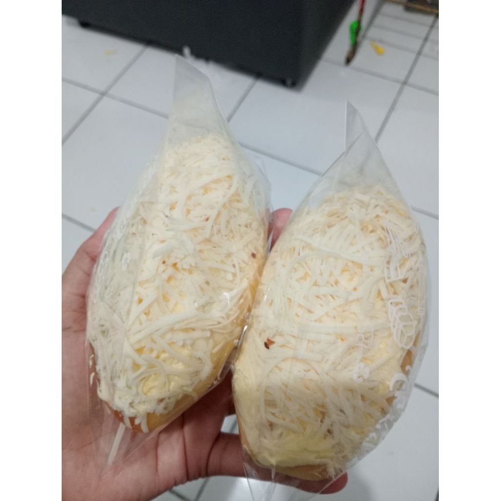 

Roti manis toping keju