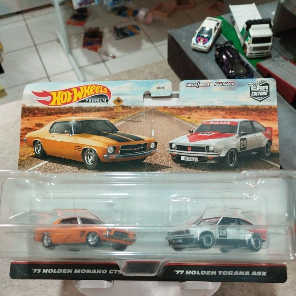 hotwheels '73 HOLDEN MONARO GTS '77 HOLDEN TORANA A9X