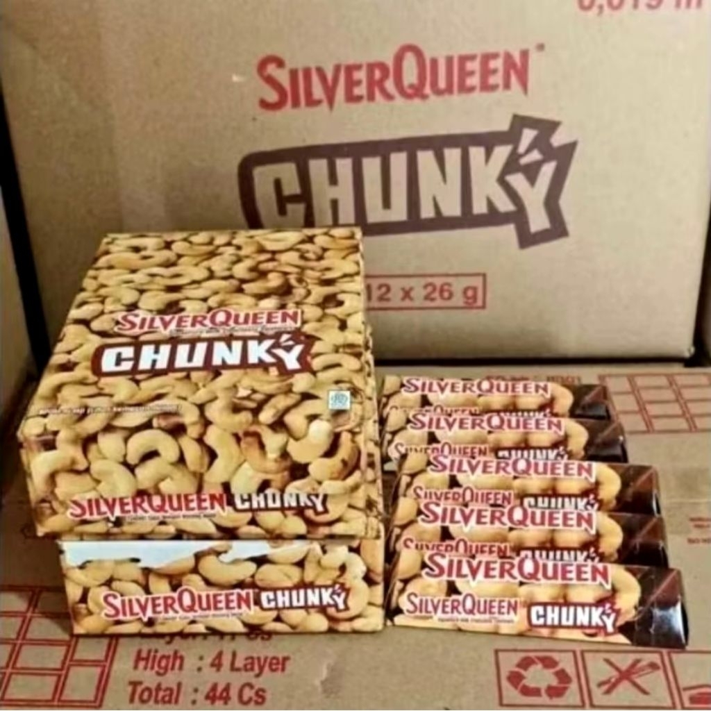 

SilverQueen CHUNKYBAR mede/cashew 26gr sebox isi 12pcs. Expired: September 2026