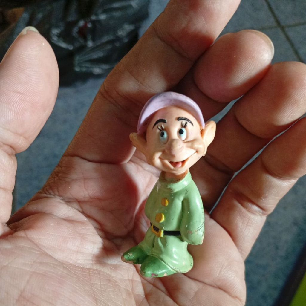 Figure Snow White and 7 dwarfs DOPEY 1993 Disney rare