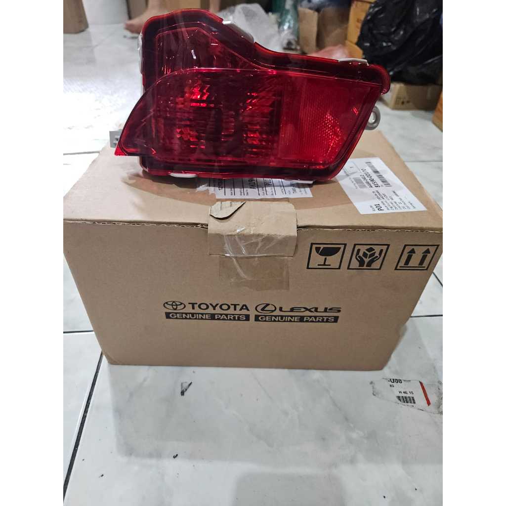 reflektor mata kucing bumper belakang yaris lele 2014 2015 2016 2017 ori