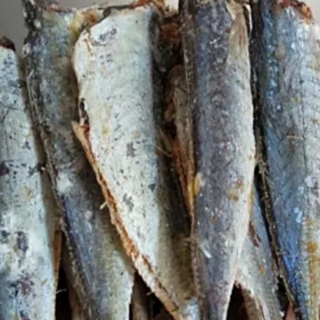 

ikan asin rebus 100gram