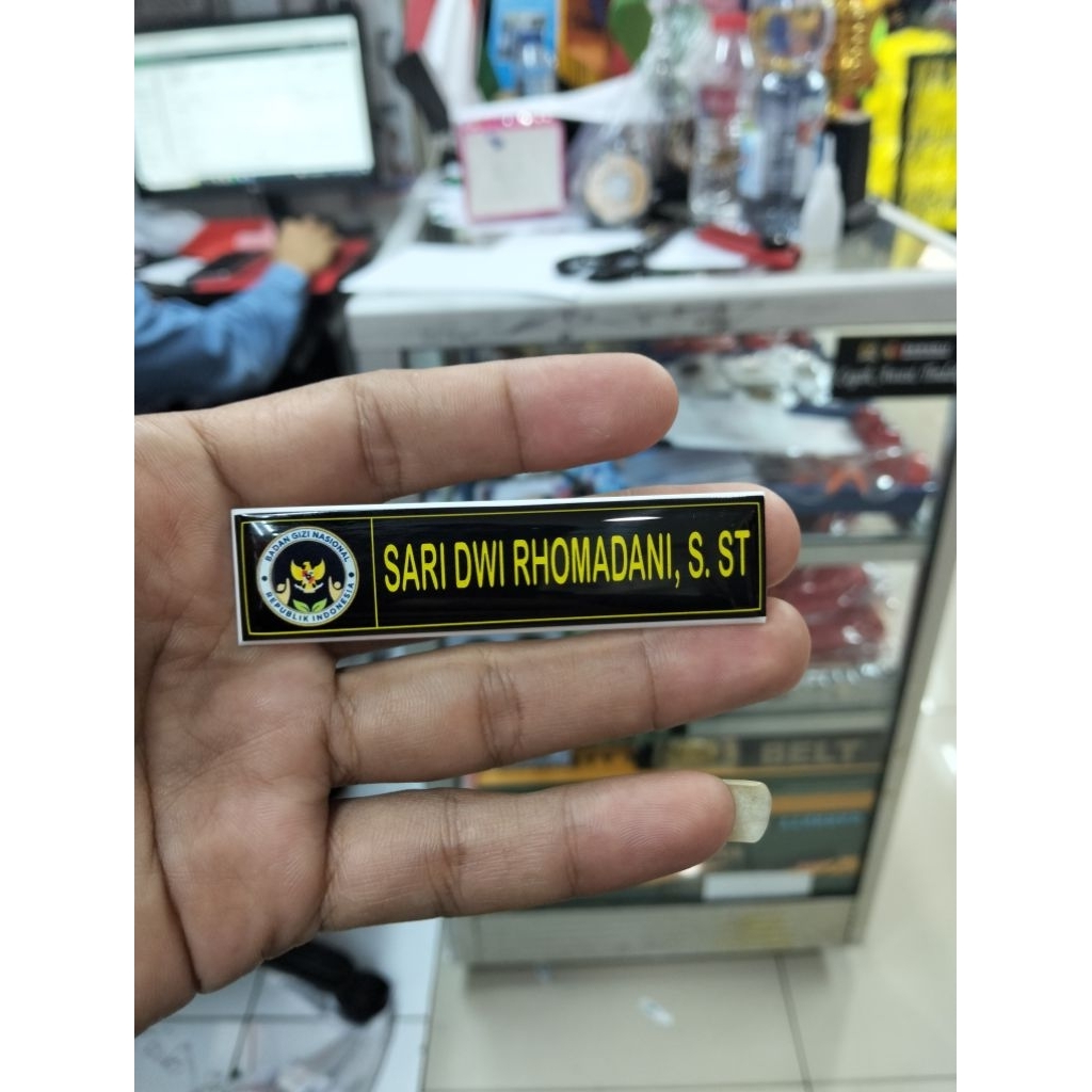 

name tag/papan nama pakai logo BGN akrilik resin
