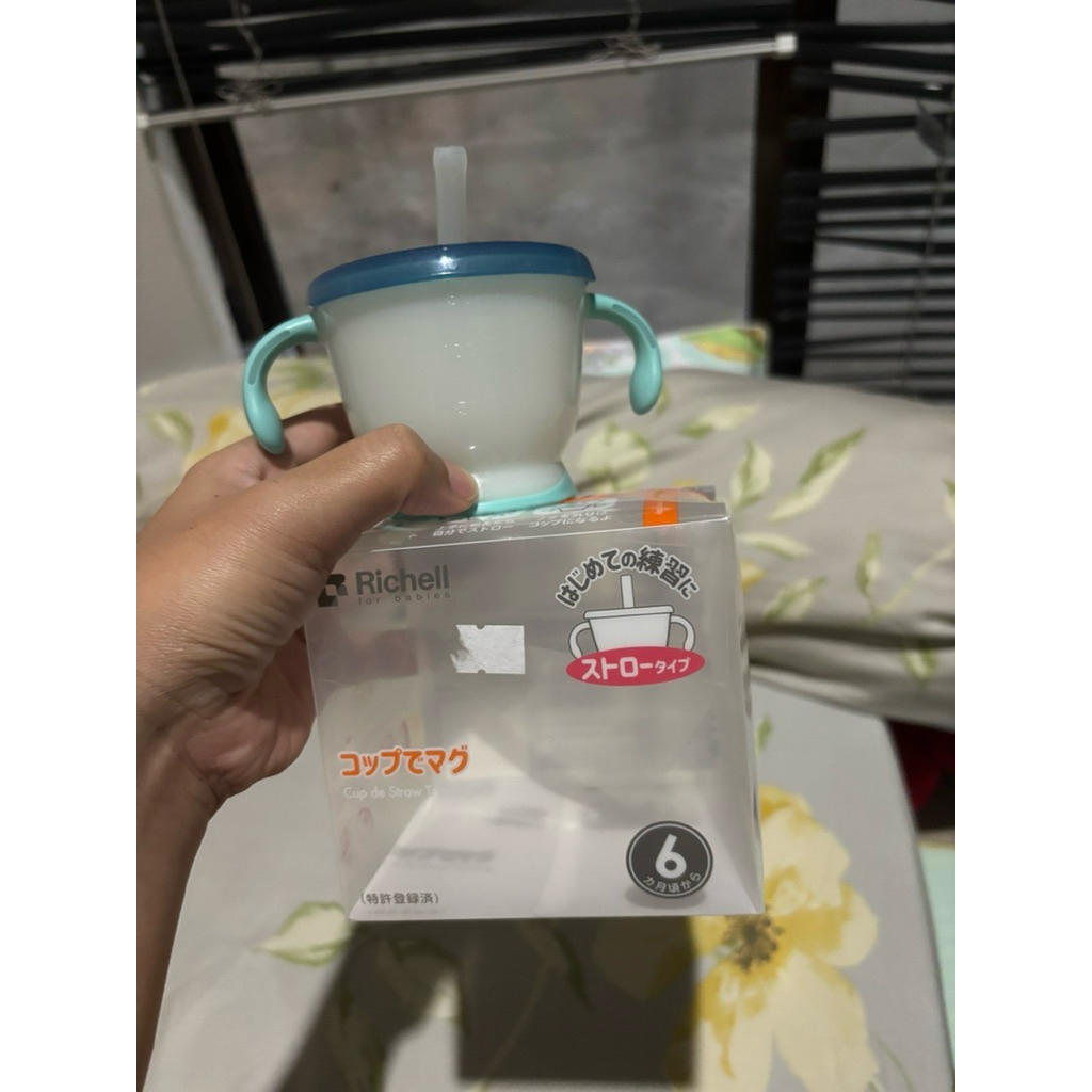 FLASH sALE NETT Richell AQ Straw Training Mug PRELOVED