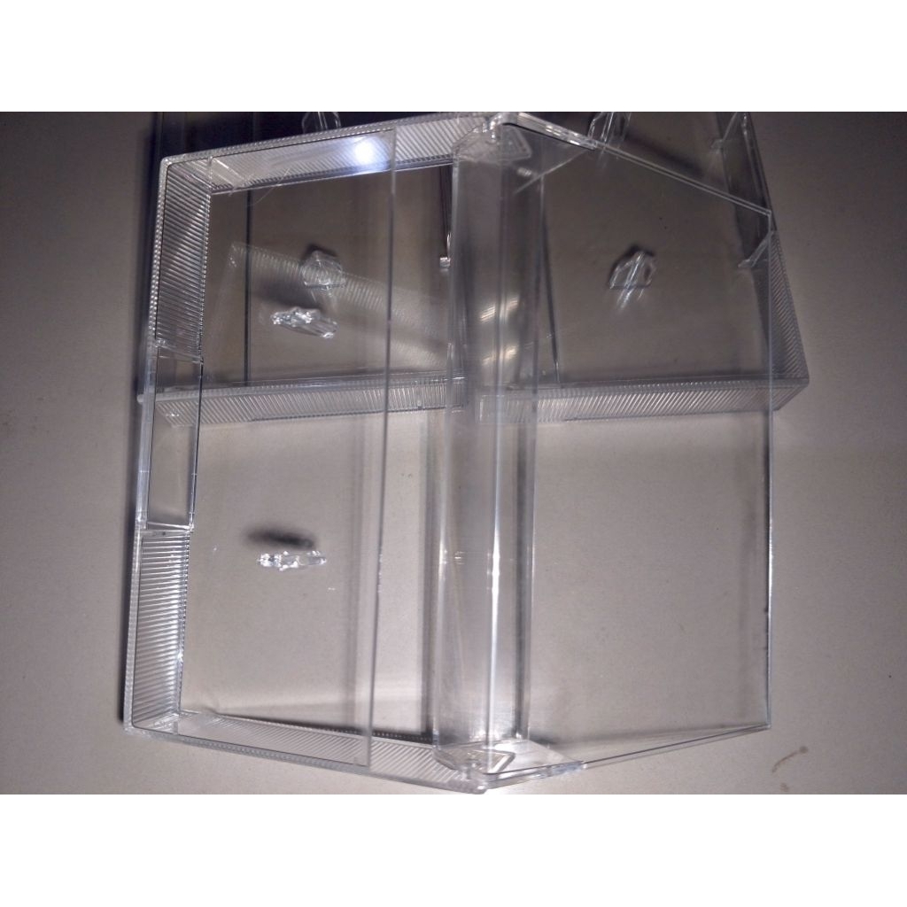 kotak mika kaset ada kaki