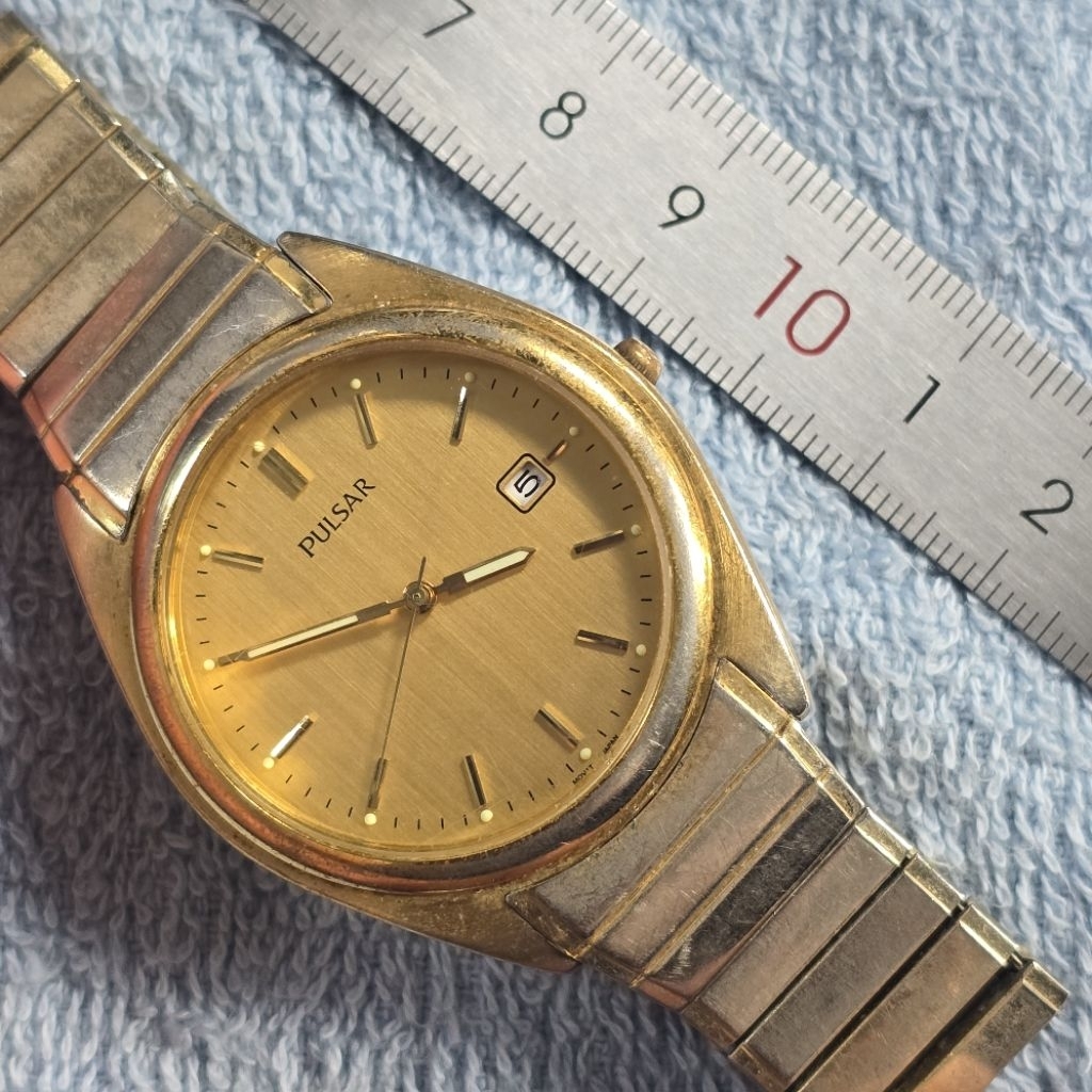 Jam Pulsar by Seiko V732-X004 Gold Bekas