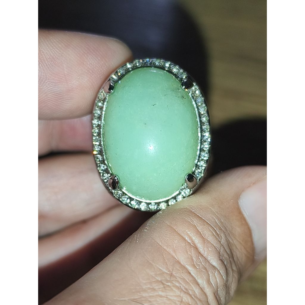 cincin batu giok bau-bau Sulawesi natural ring titanium 27*20*12 mm no treatment