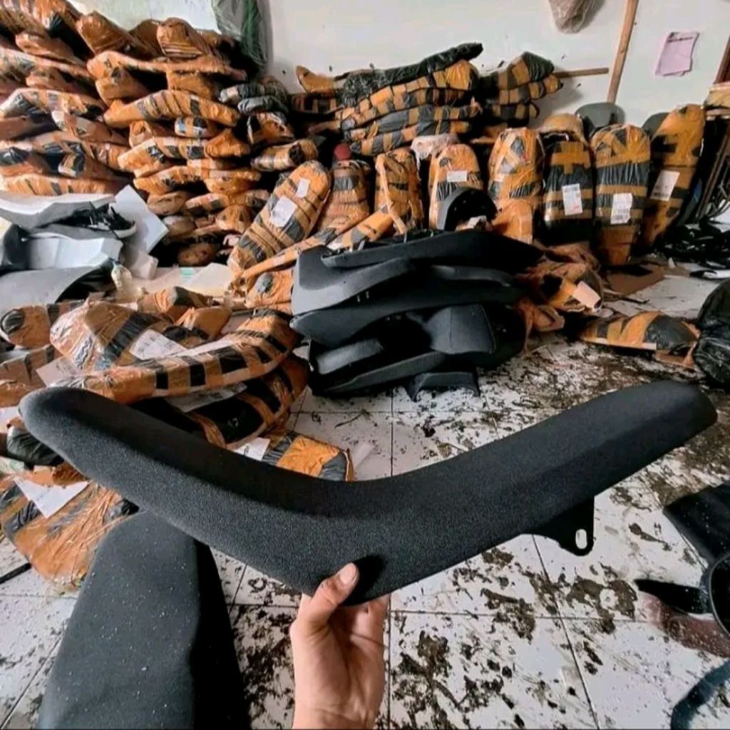 jok slim CRF 1501 - jok trail CRF slim tipis amplas kasar - jok crf slim amplas kulit jok crf 150 hi