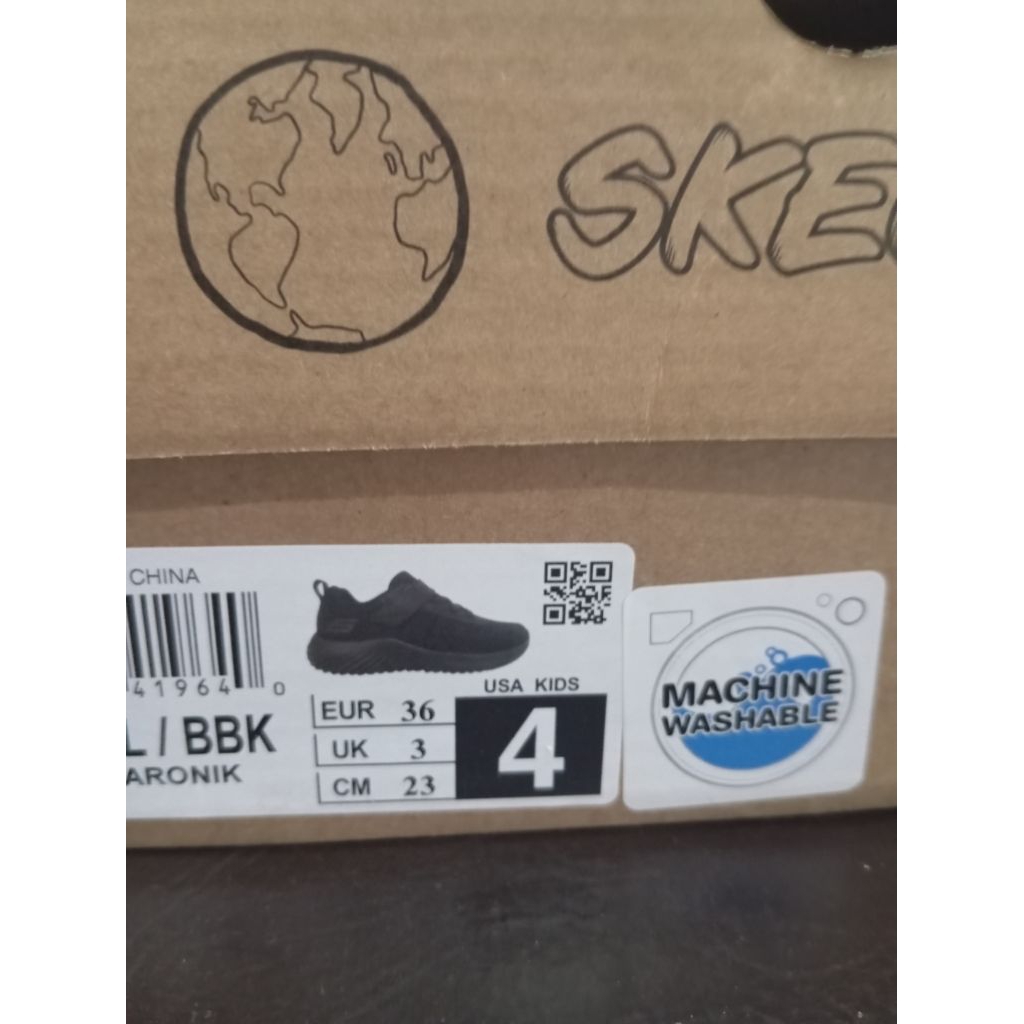 skechers black
