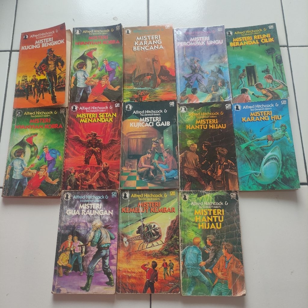 novel misteri alfred Hitchcock (serial trio detektif)