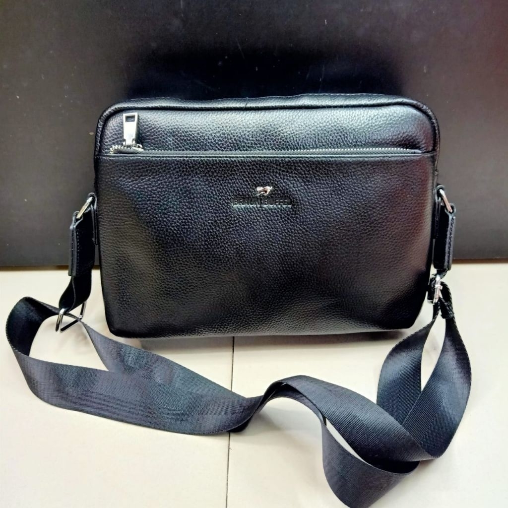 tas selempang kulit Braun Buffel black messenger bag kulit