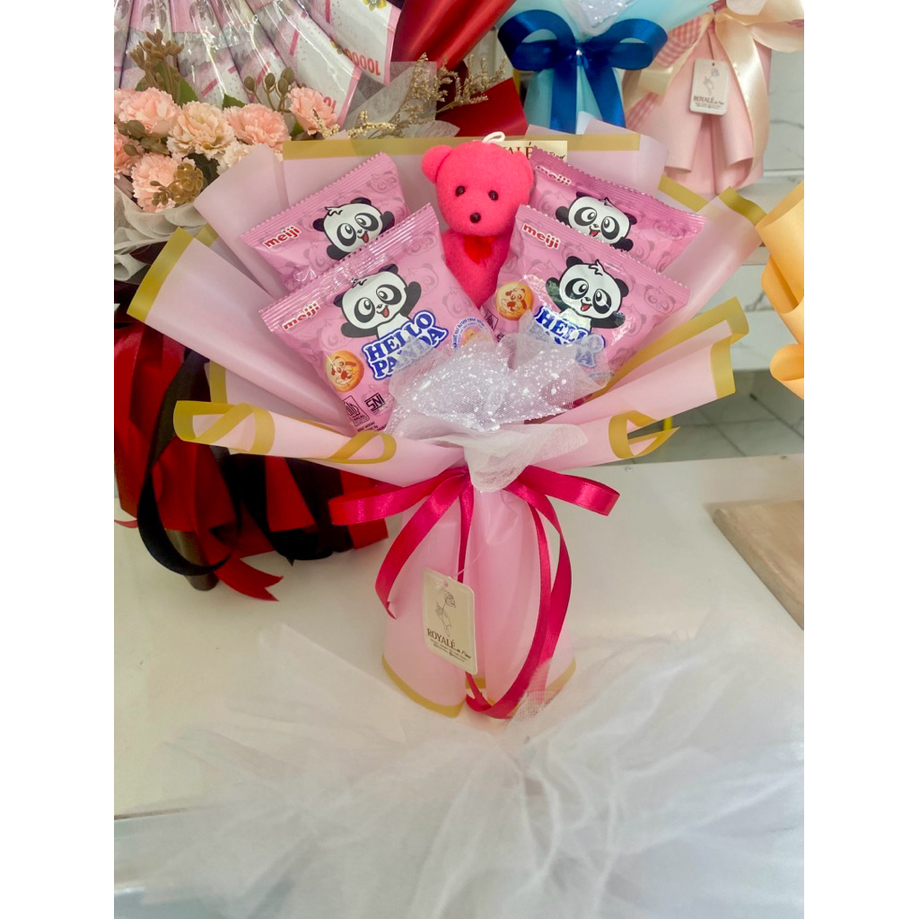 

[READY] Buket Boneka 30x20 cm FREE PACKING KARDUS / Buket Snack Murah / Buket Jajan Termurah / Buket Boneka Murah / Buket Wisuda / Buket untuk anak / BuKet Besar isi banyak / / bucket murah / bucket boneka / bucket wisuda / bucket snack