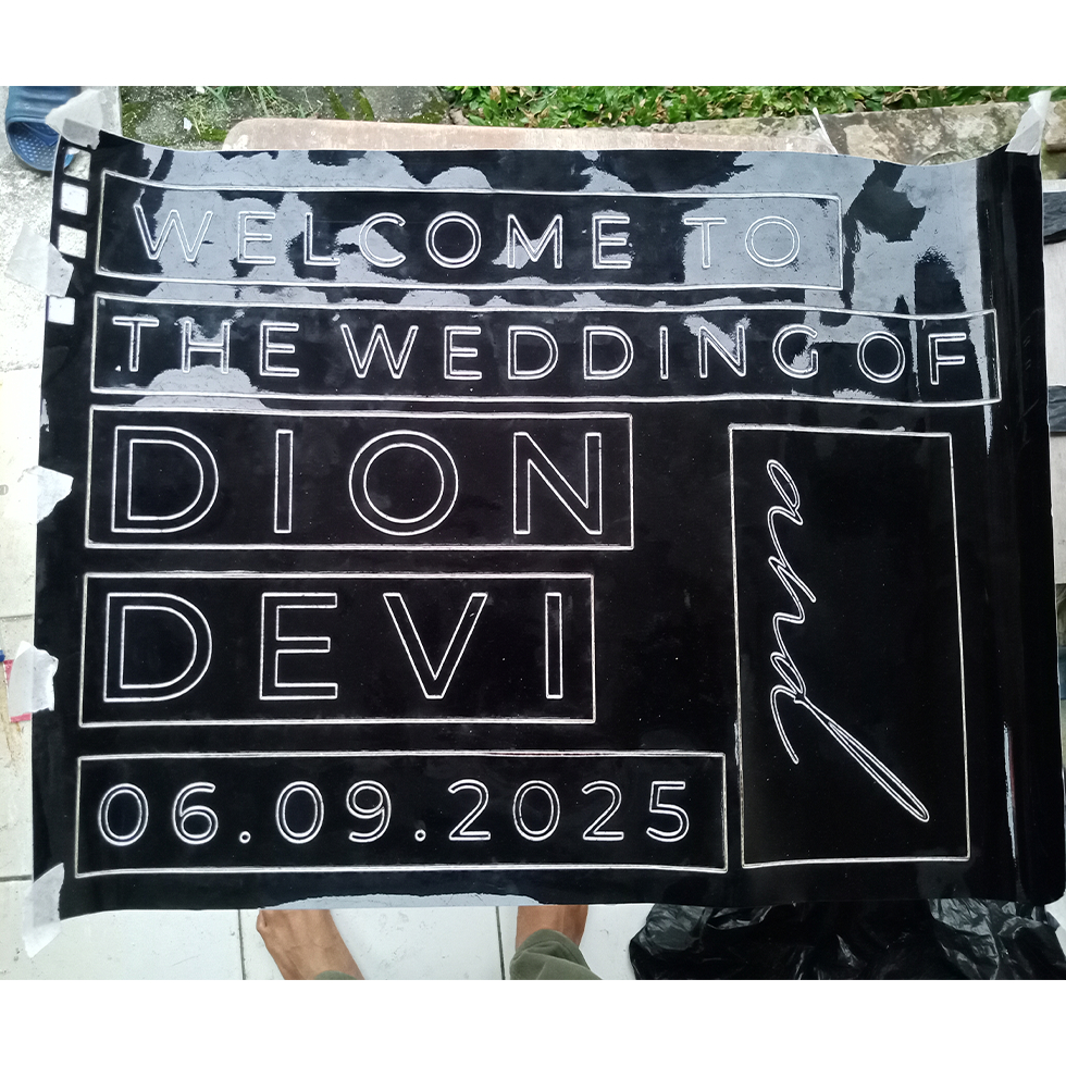 

Stiker Glossy Welcome Sign Hitam/Putih Simpel & Elegan untuk Wedding, Ulang Tahun, Acara Spesial