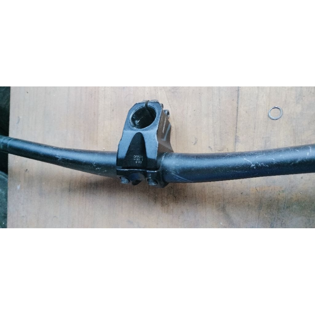 handlebar entity 700 mm dan stem zoom