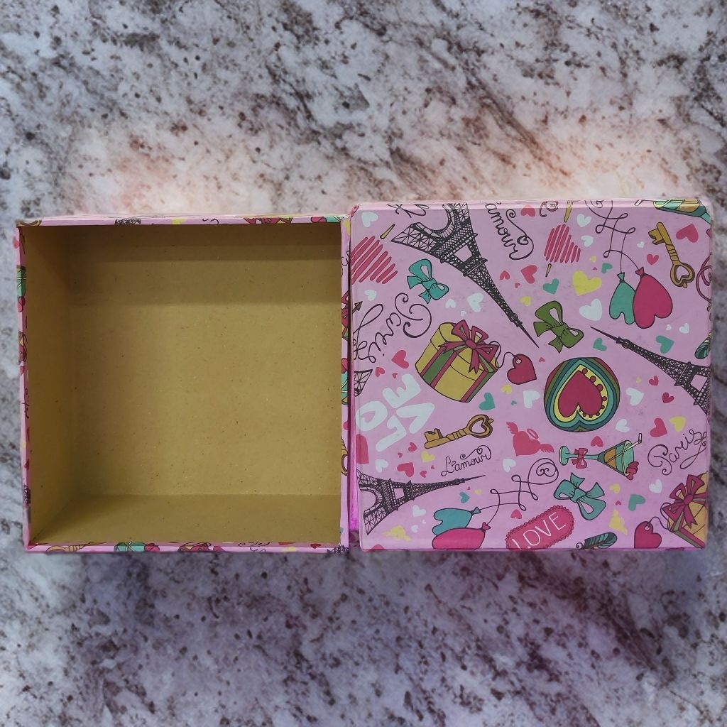 

Hadiah Gift Box Kotak Hadiah Ulang Tahun Valentine Box Kotak Kado Hampers 130247