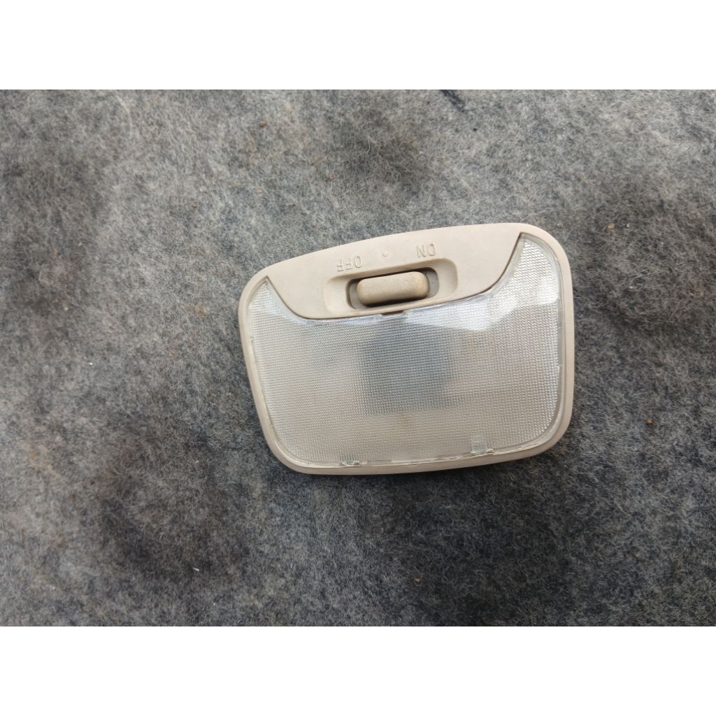 Lampu plafon belakang Mitsubishi Lancer Cedia CS5