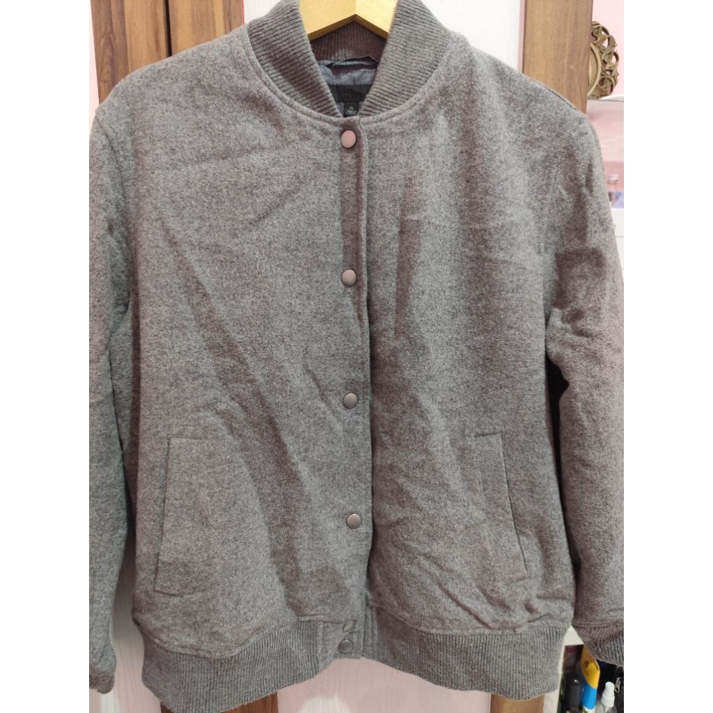 preloved bomber jacket uniqlo