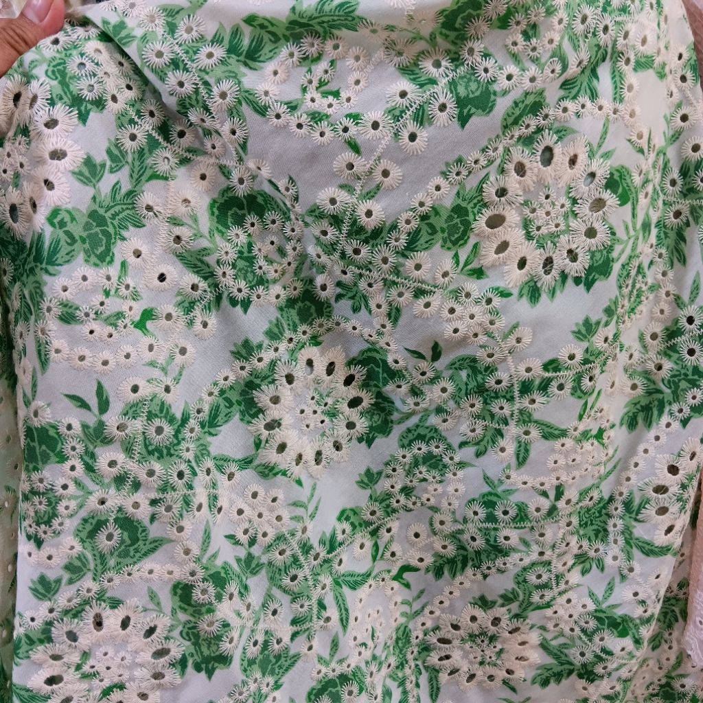 Katun BordirKain Katun Bordir Bunga Premium MeteranKatun Bordir Import Motif Elegan Bahan JahitKain 